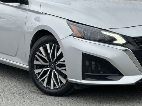 Used 2024 Nissan Altima 2.5 SV image 35
