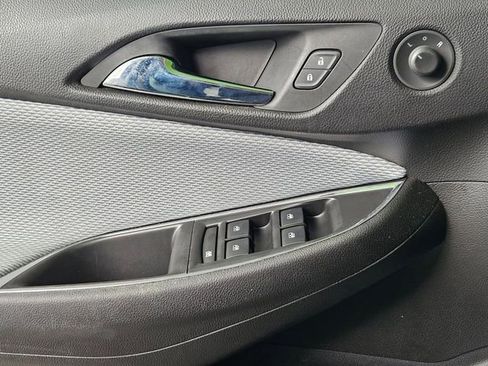 Used 2019 Chevrolet Cruze LT w/ Convenience Package FWD image 7