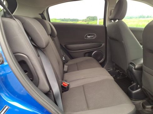 Used 2019 Honda HR-V EX image 11