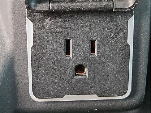 Used 2024 GMC Sierra 1500 Pro w/ Pro Value Package image 18