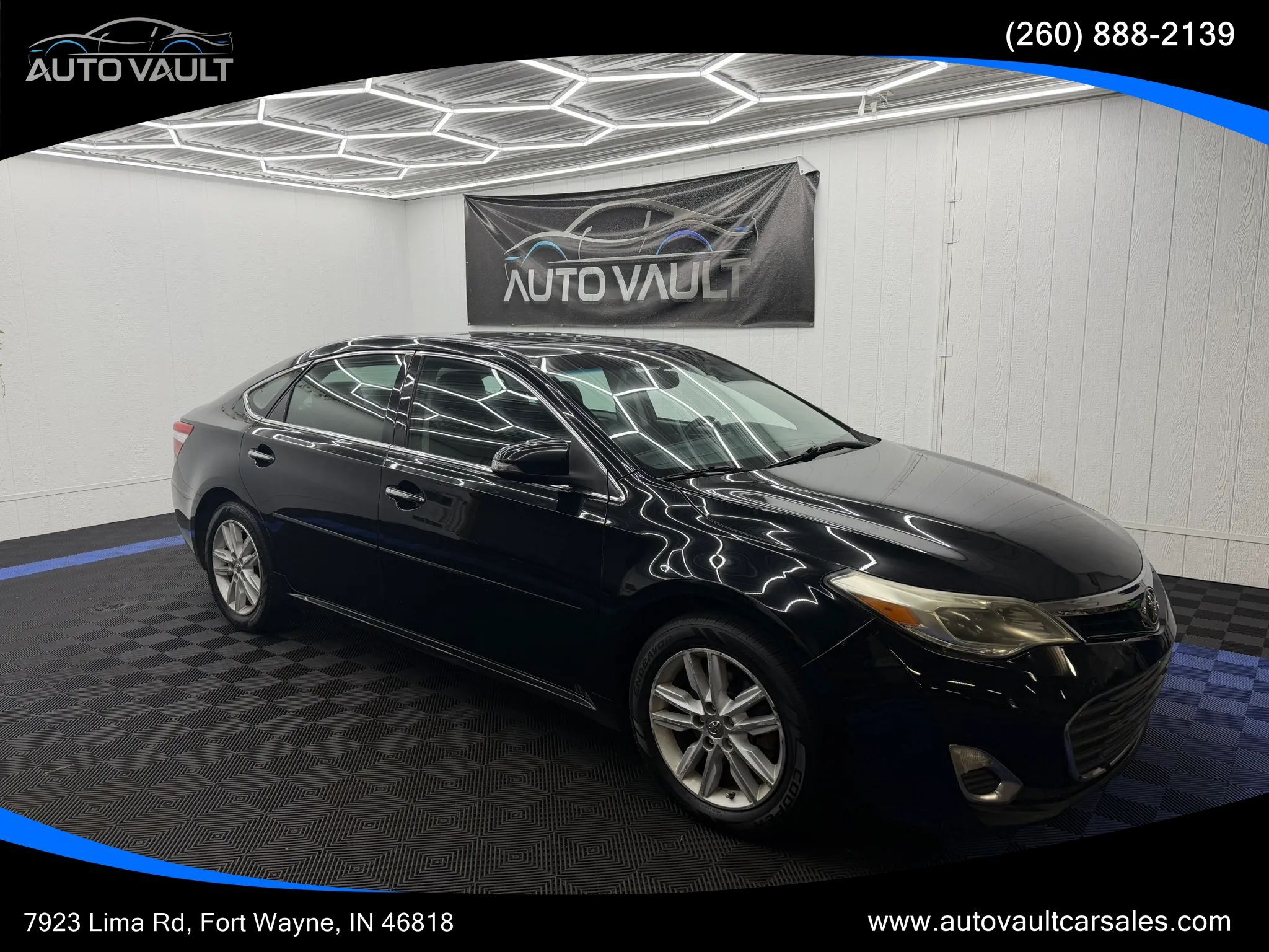 Used 2013 Toyota Avalon XLE Premium FWD image 1