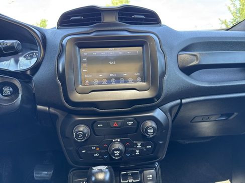 Used 2018 Jeep Renegade Trailhawk AWD/4WD image 21