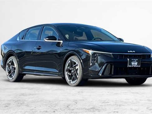 New 2025 Kia K4 GT-Line image 2