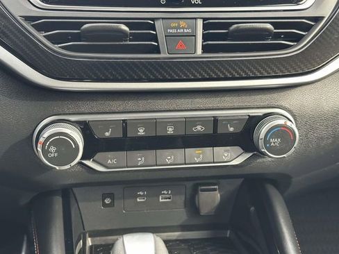 Used 2023 Nissan Altima 2.5 SR w/ SR Premium Package image 20