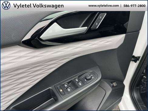 Certified 2023 Volkswagen Taos S image 16