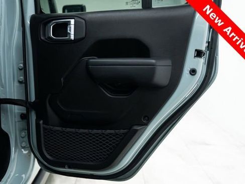 Used 2024 Jeep Wrangler Unlimited image 29