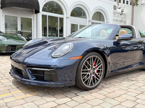 Used 2022 Porsche 911 Targa 4S AWD/4WD image 3
