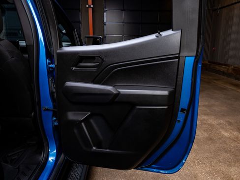 Used 2024 Chevrolet Colorado Trail Boss w/ Technology Package AWD/4WD image 39