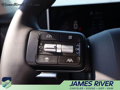 Used 2026 Hyundai Santa Fe SE FWD image 27