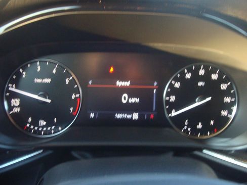 Used 2023 Buick Envision Preferred image 17