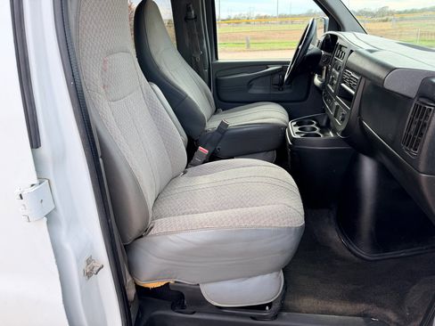 Used 2015 Chevrolet Express 2500 LT w/ LT Preferred Equipment Group image 11