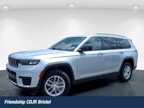 Used 2025 Jeep Grand Cherokee L Laredo w/ Luxury Tech Group I AWD/4WD image 1