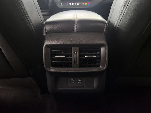 Certified 2025 Nissan Murano SL w/ Cargo Package AWD/4WD image 19