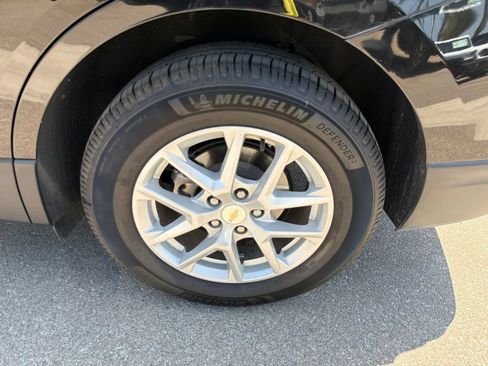 Used 2023 Chevrolet Equinox LT w/ LPO, Floor Liner Package FWD image 14
