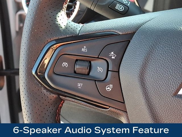 Used 2025 Chevrolet Trax RS w/ Sunroof Package FWD image 7