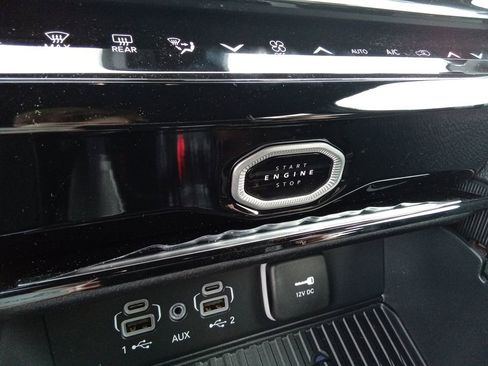 New 2026 Jeep Grand Cherokee Altitude AWD/4WD image 22
