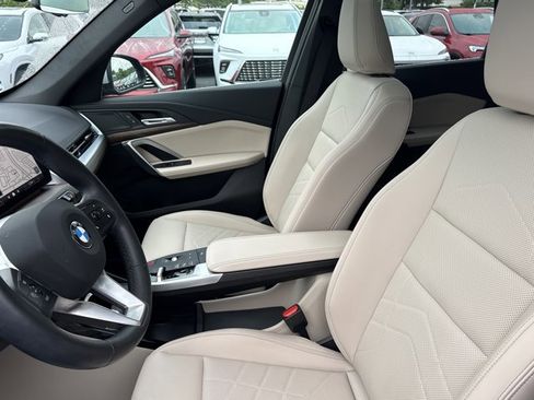 Used 2024 BMW X1 xDrive28i w/ Technology Package AWD/4WD image 5