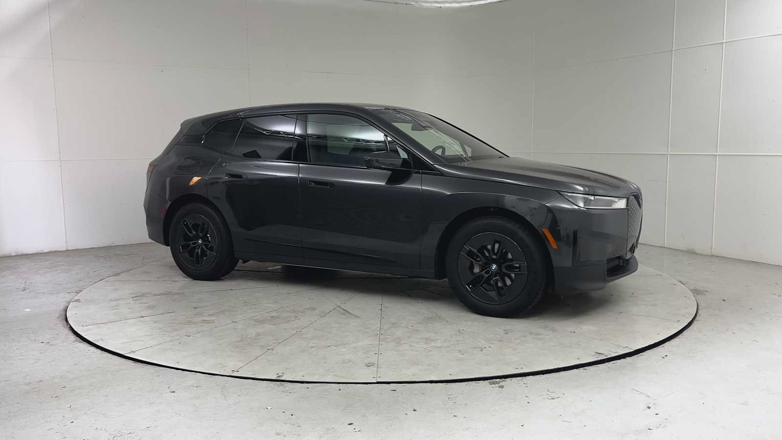 Used 2024 BMW iX xDrive50 w/ Convenience Package AWD/4WD image 8