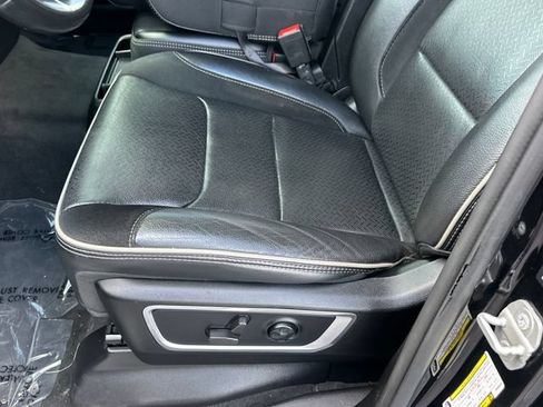Used 2021 RAM 1500 Laramie AWD/4WD image 11