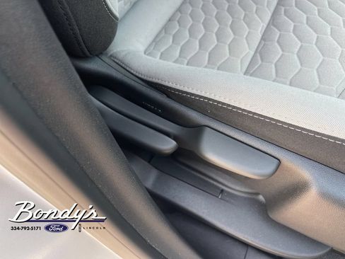 Used 2018 Chevrolet Equinox LT FWD image 17