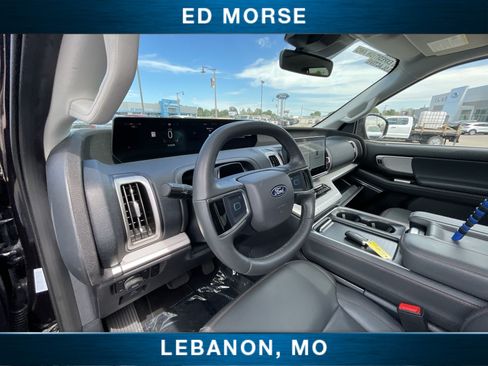 Used 2025 Ford Expedition Active AWD/4WD image 10