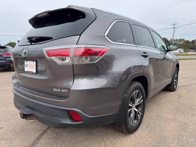Used 2017 Toyota Highlander XLE AWD/4WD image 7
