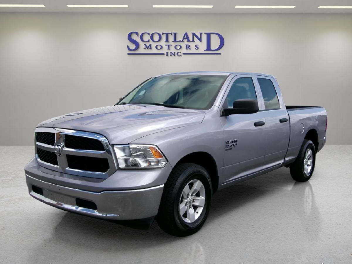 Used 2024 RAM 1500 Classic SLT AWD/4WD image 2