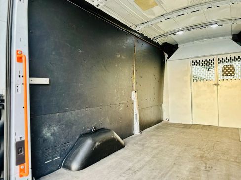 Used 2019 Ford Transit 150 148 Medium Roof RWD image 9