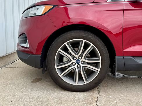 Used 2019 Ford Edge Titanium w/ Cold Weather Package FWD image 30