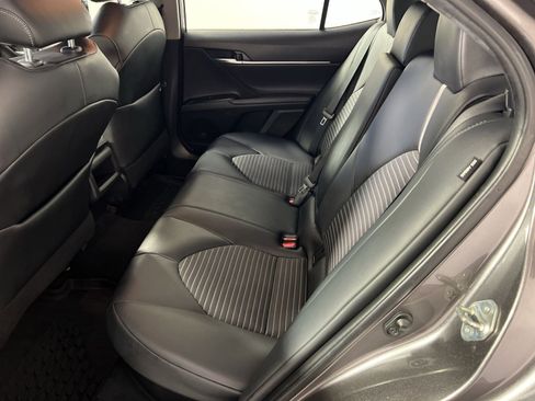 Used 2020 Toyota Camry SE image 25