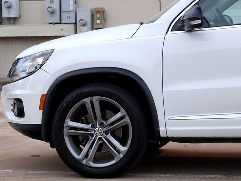 Used 2017 Volkswagen Tiguan Sport image 23
