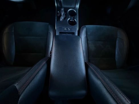 Used 2017 Toyota Camry XSE image 47