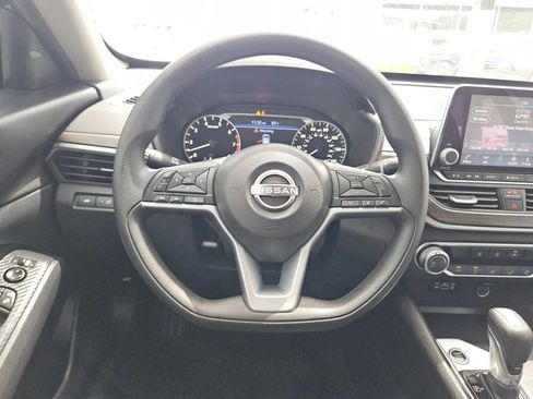 Used 2025 Nissan Altima 2.5 SV AWD/4WD image 22