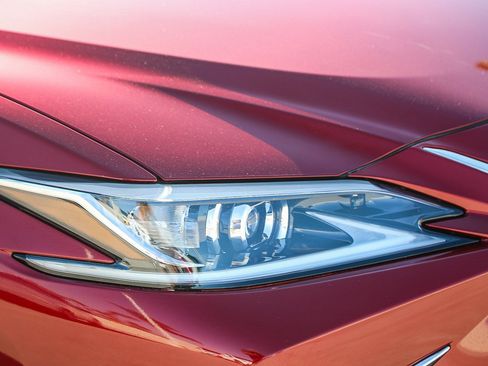 Used 2024 Lexus ES 300h w/ Premium Package FWD image 8