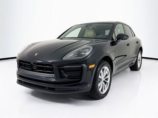 Used 2025 Porsche Macan video 1