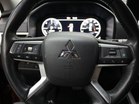 Used 2025 Mitsubishi Outlander SEL image 10