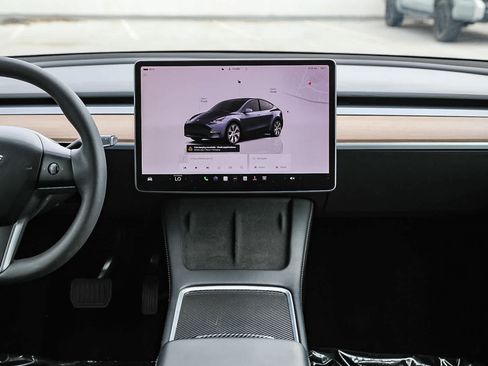 Used 2023 Tesla Model Y Long Range AWD/4WD image 13