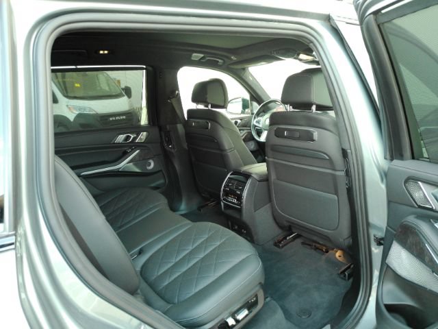 Used 2023 BMW X7 xDrive40i w/ M Sport Package AWD/4WD image 34