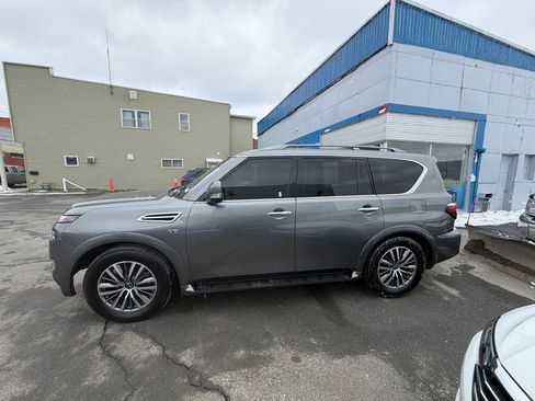Used 2022 Nissan Armada SL image 2