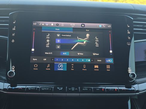 Used 2022 Jeep Wagoneer Series II image 18