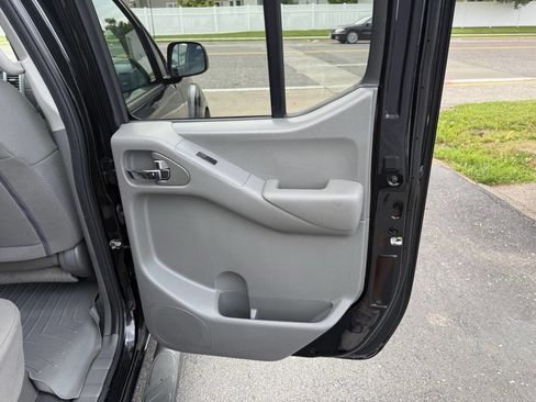 Used 2019 Nissan Frontier SV RWD image 12