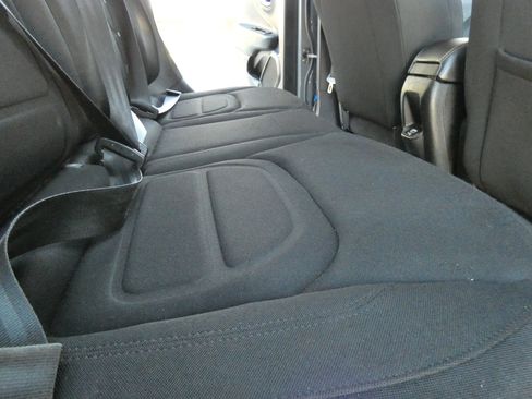 Used 2022 Jeep Renegade Latitude image 41