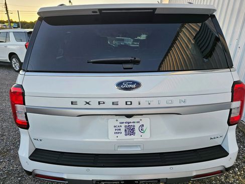 Used 2023 Ford Expedition Max XLT image 6