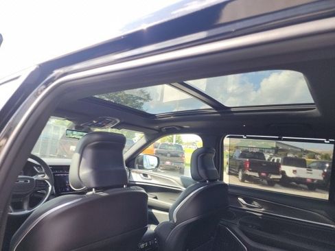 New 2025 Jeep Grand Cherokee L Overland w/ Luxury Tech Group IV image 4