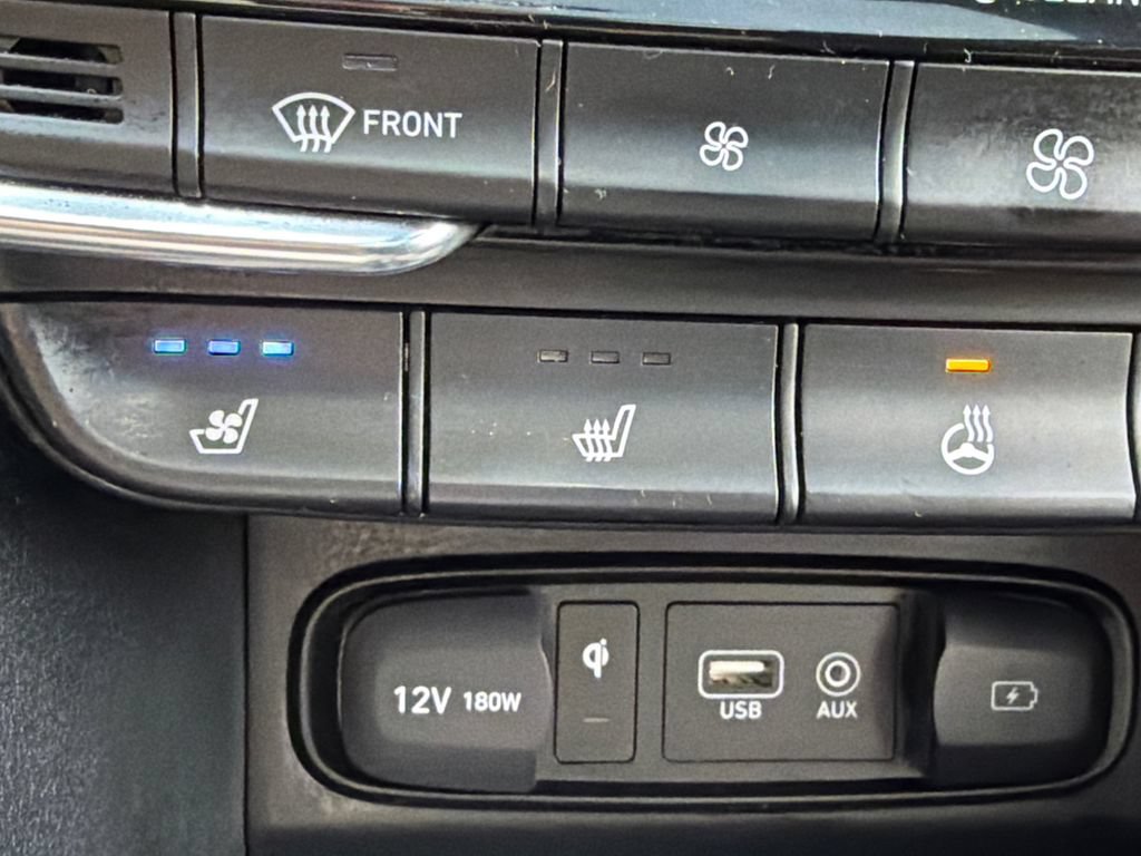 Used 2020 Hyundai Santa Fe Limited FWD image 31