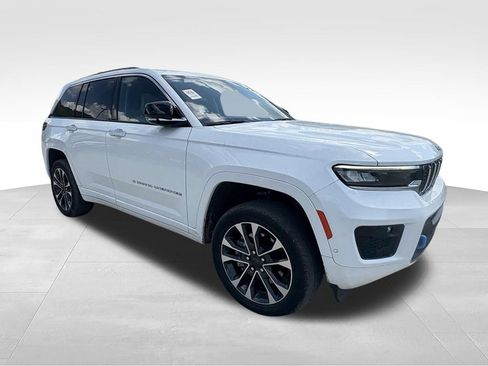 Used 2022 Jeep Grand Cherokee Overland w/ Advanced Protech Group III AWD/4WD image 4
