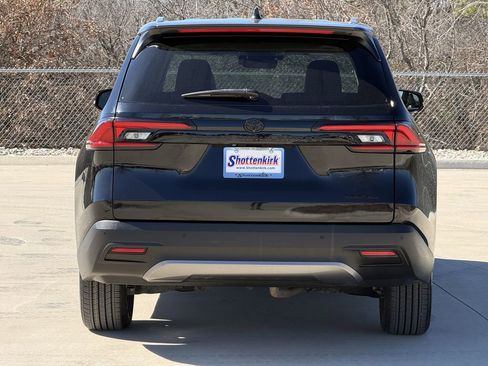 Certified 2024 Toyota Grand Highlander Limited image 5