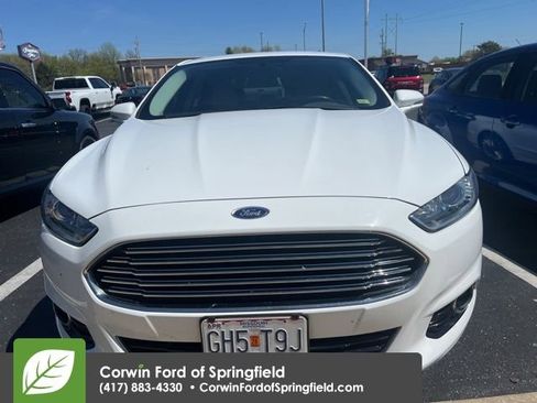 Used 2016 Ford Fusion Titanium image 2