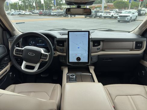Used 2024 Ford Expedition Limited RWD image 11