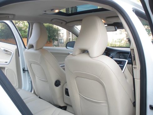 Used 2015 Volvo S60 T5 Premier image 27